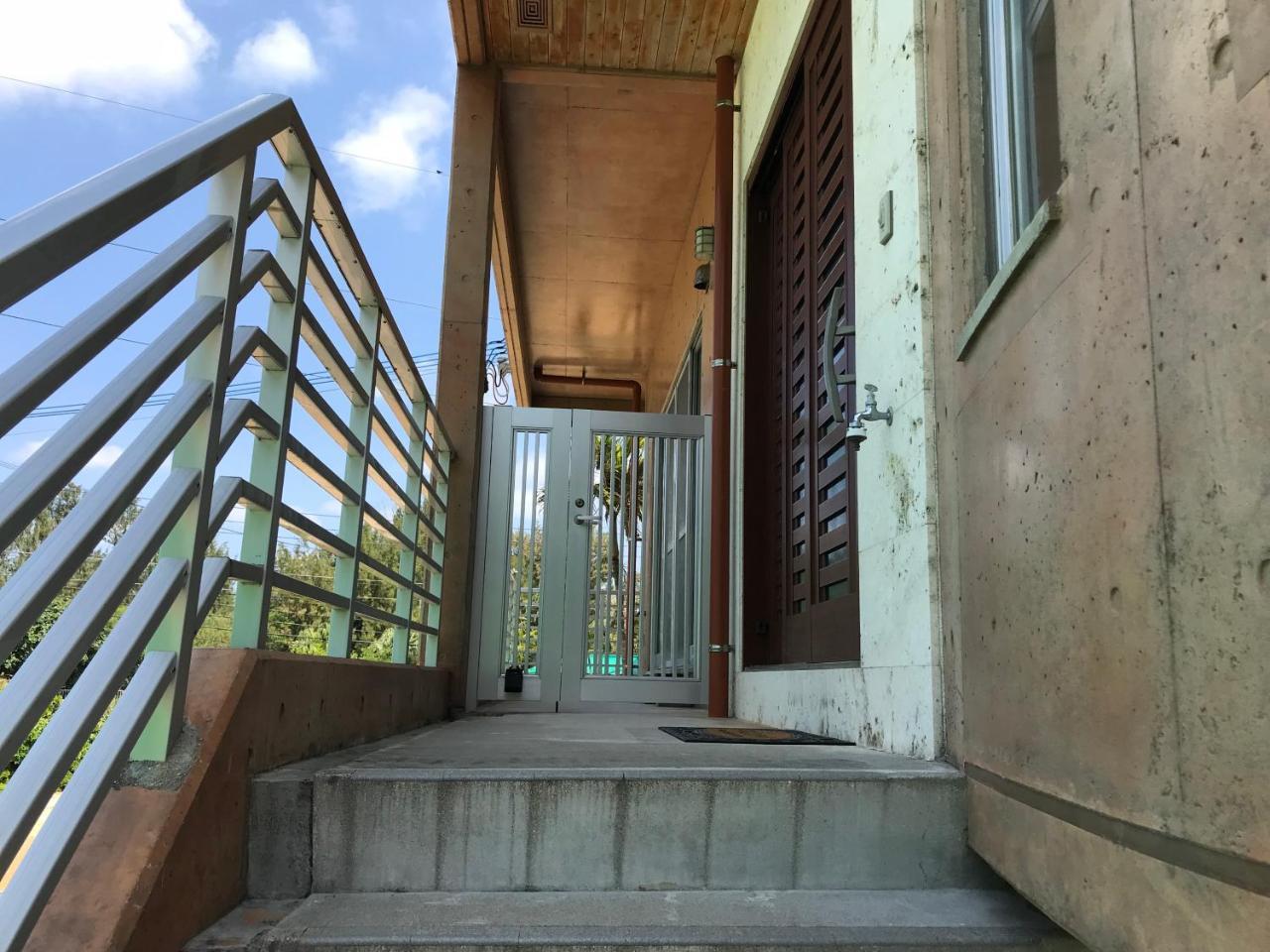 ペンション ラナカイハウス沖縄 Villa Онна Екстериор снимка